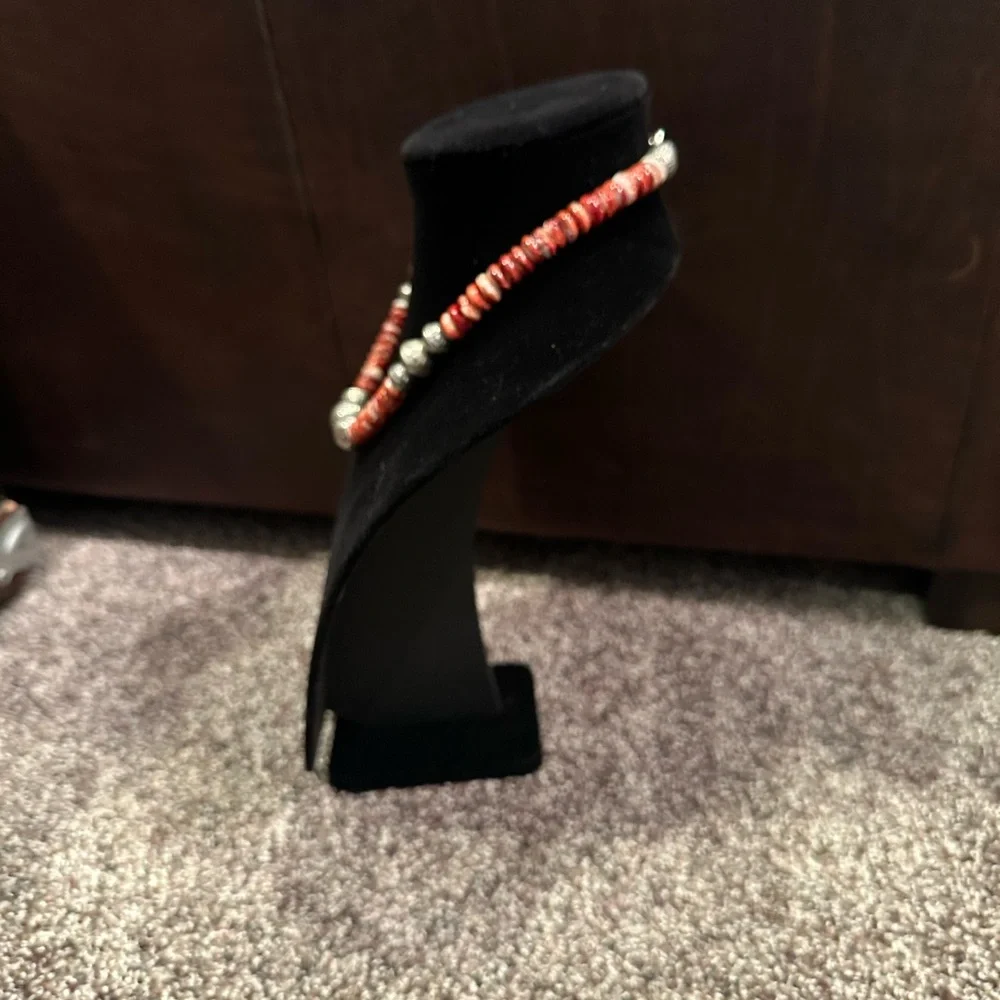 Elegant Hand Crafted “One of a Kind”’Red Spiny Oyster & Sterling Silver Necklace - Picture 2 of 3